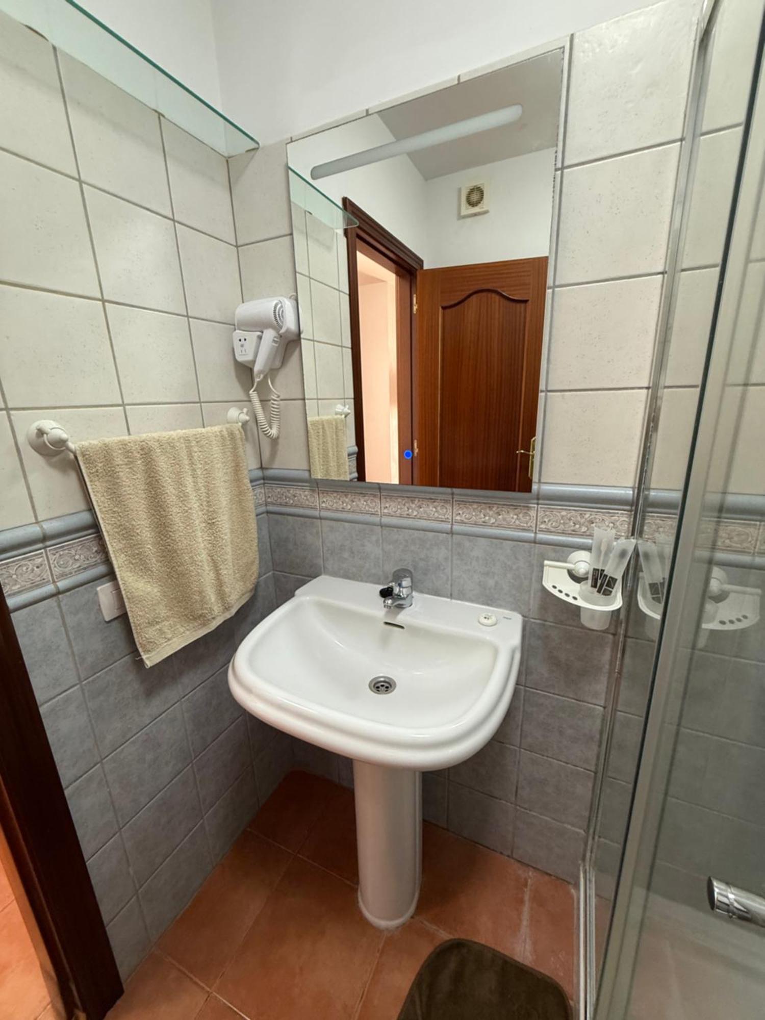 Apartamento Brisas Del Sur - Oasis Tenerife Sur Playa de San Juan  Exteriör bild
